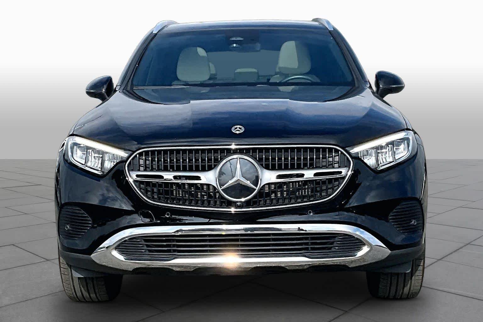 Used 2024 Black Mercedes-Benz GLC 300 image 4