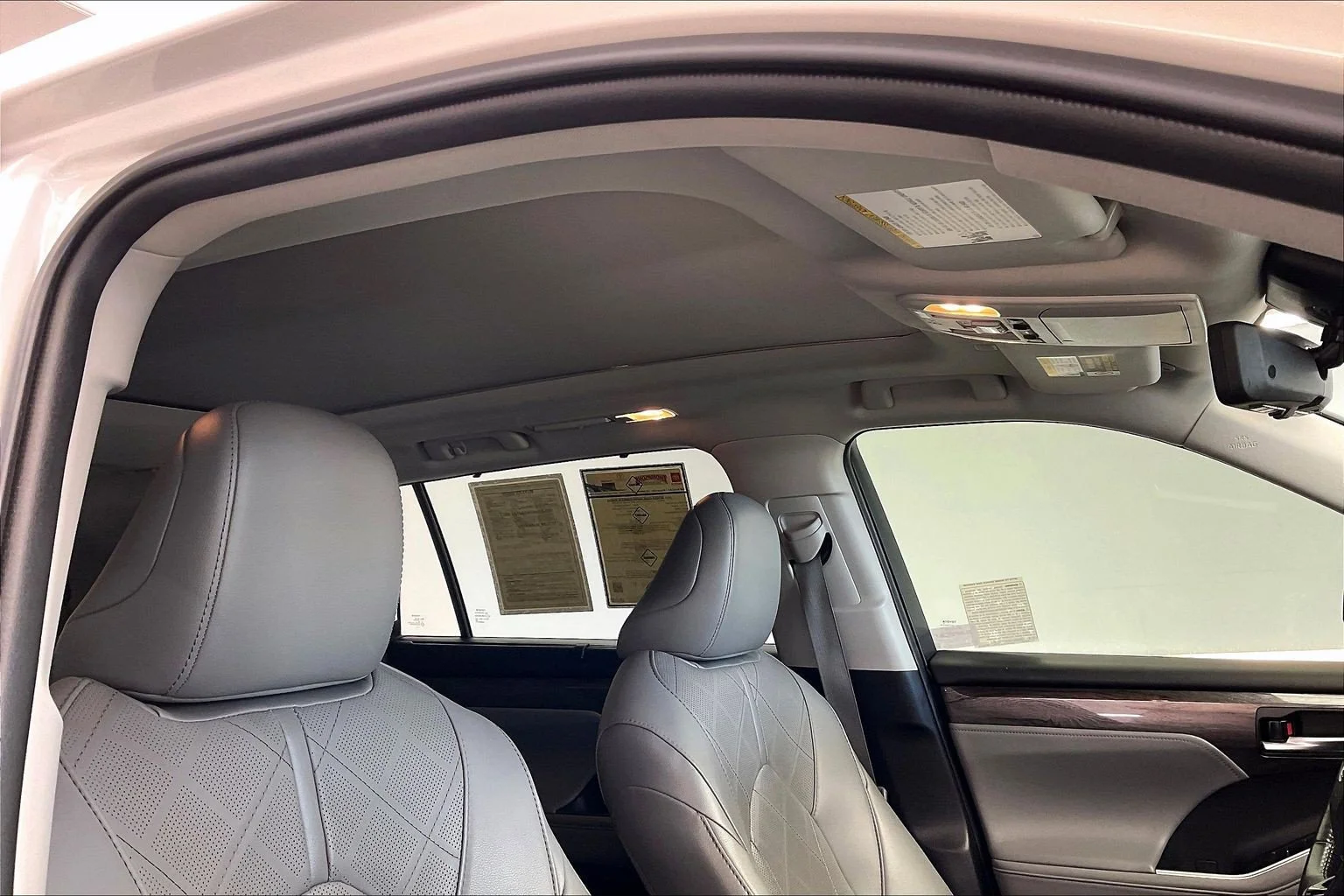 Used 2021 Blizzard Pearl Toyota Platinum image 25