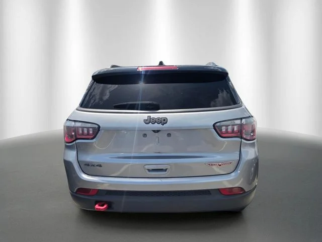 Used 2020 Billet Silver Metallic Jeep Trailhawk image 3
