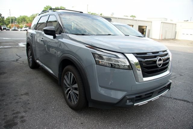 2022 Nissan Pathfinder Platinum