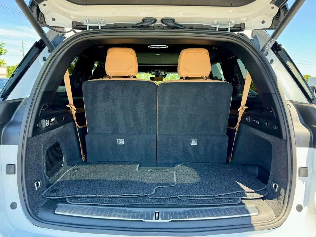 Used 2025 White Jeep Summit image 40