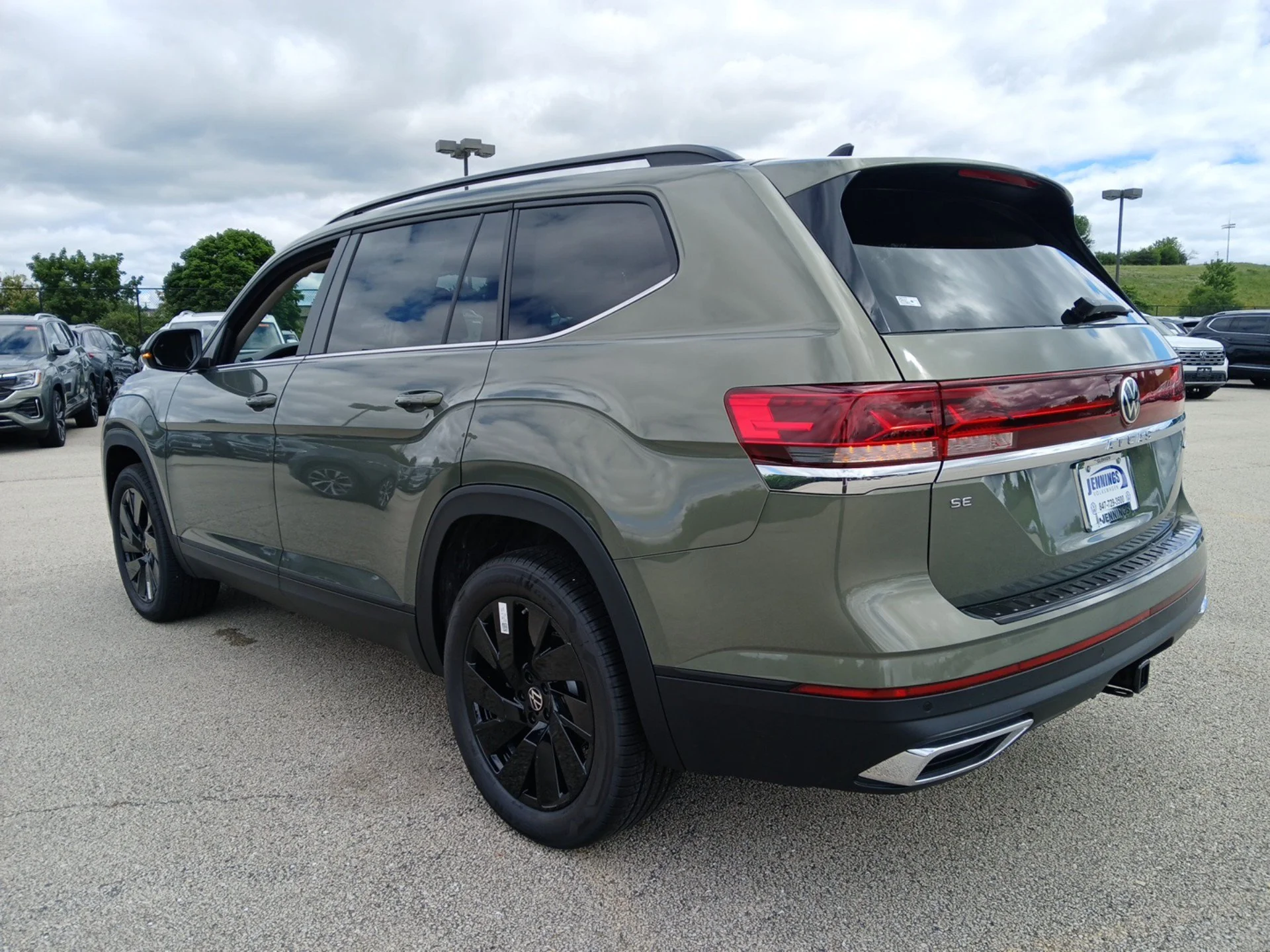 New 2026 Avocado Green Pearl Volkswagen 2.0T SE W/TECHNOLOGY image 5