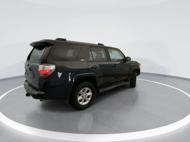 Used 2020 Black Toyota SR5 image 4