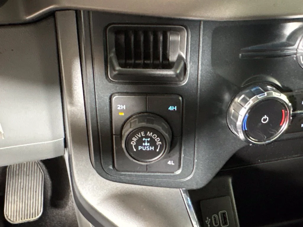 Used 2025 Red Ford XLT image 39