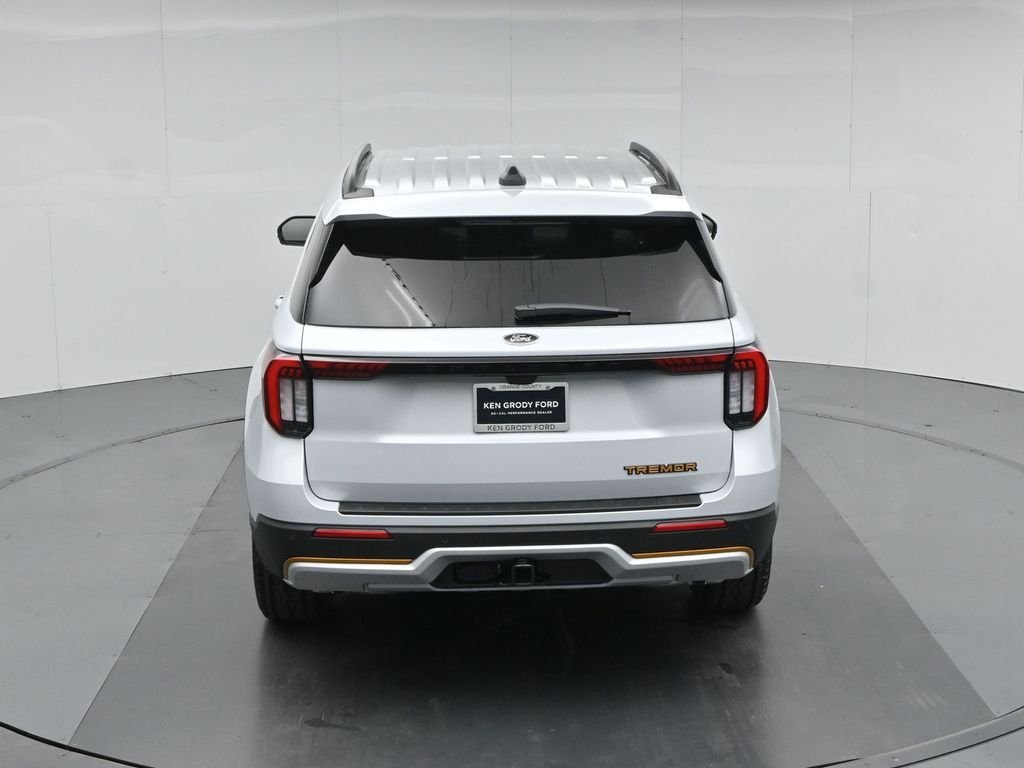 New 2026 Space White Metallic Ford Tremor image 38