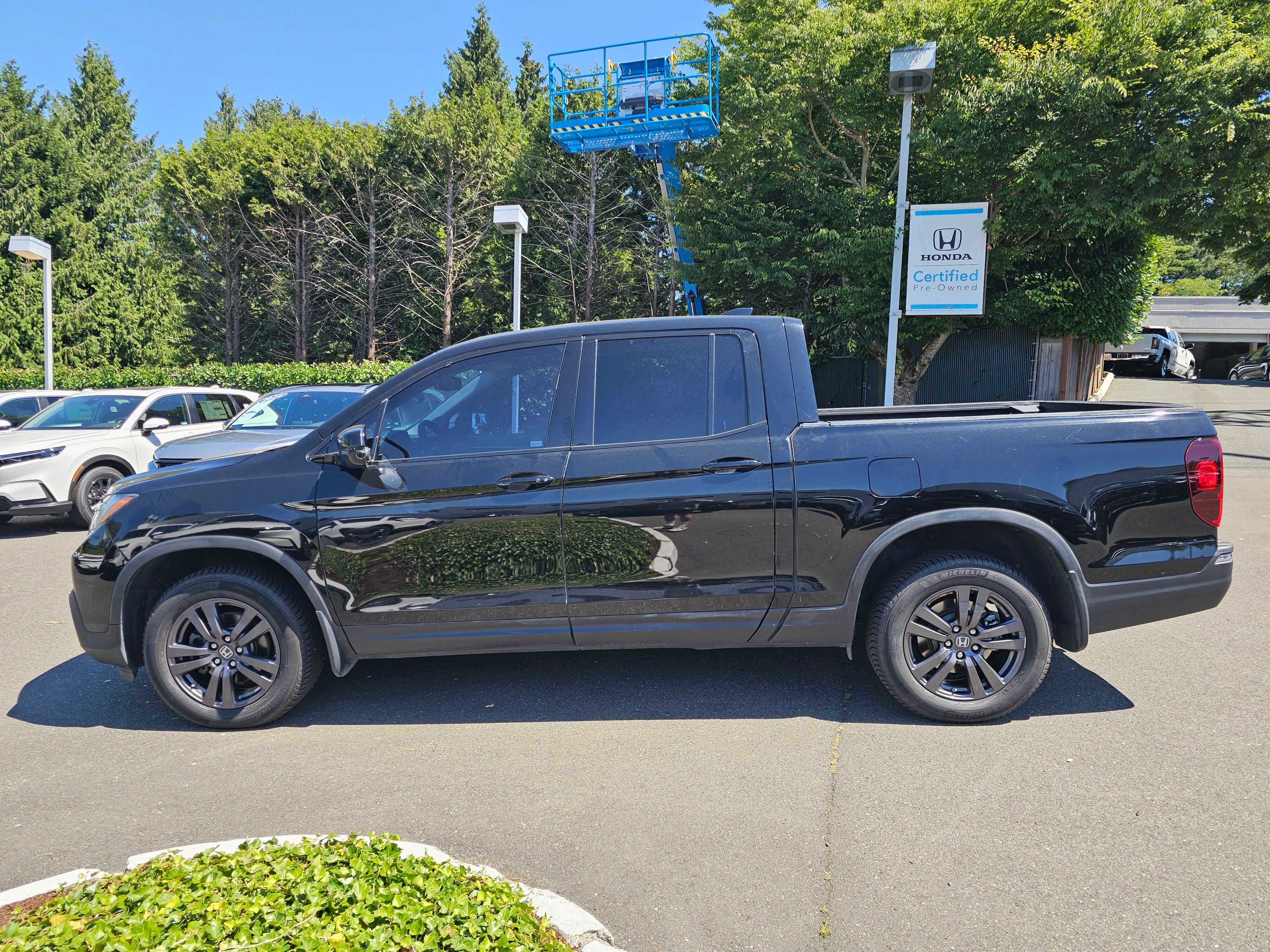 Used 2017 Crystal Black Pearl Honda Sport image 4