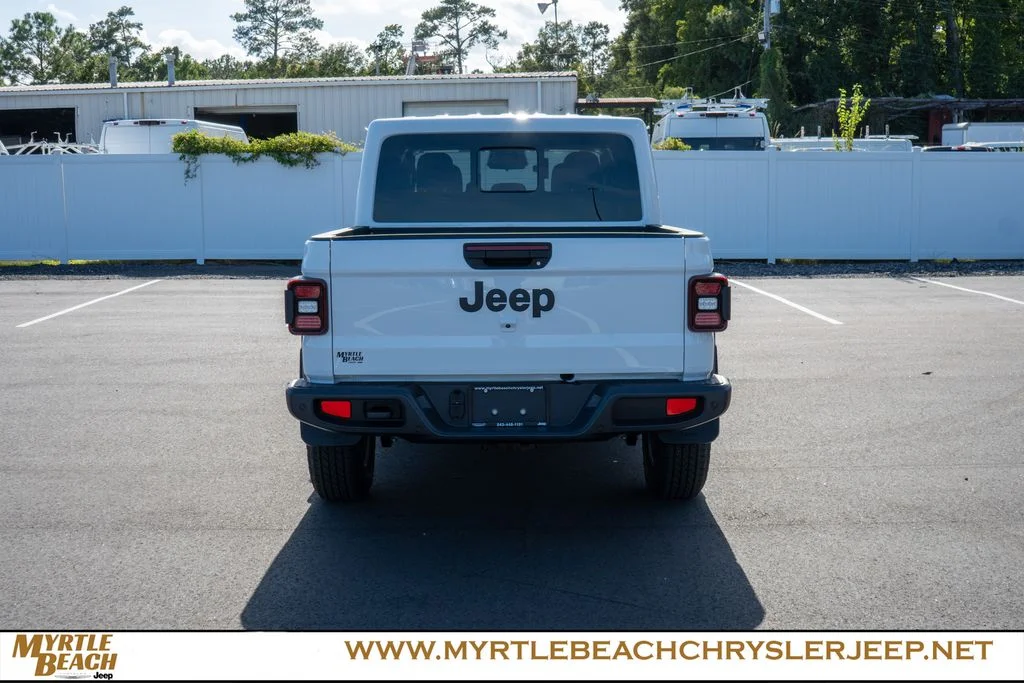 New 2026 Bright White Clear-Coat Exterior Paint Jeep Sport S image 5