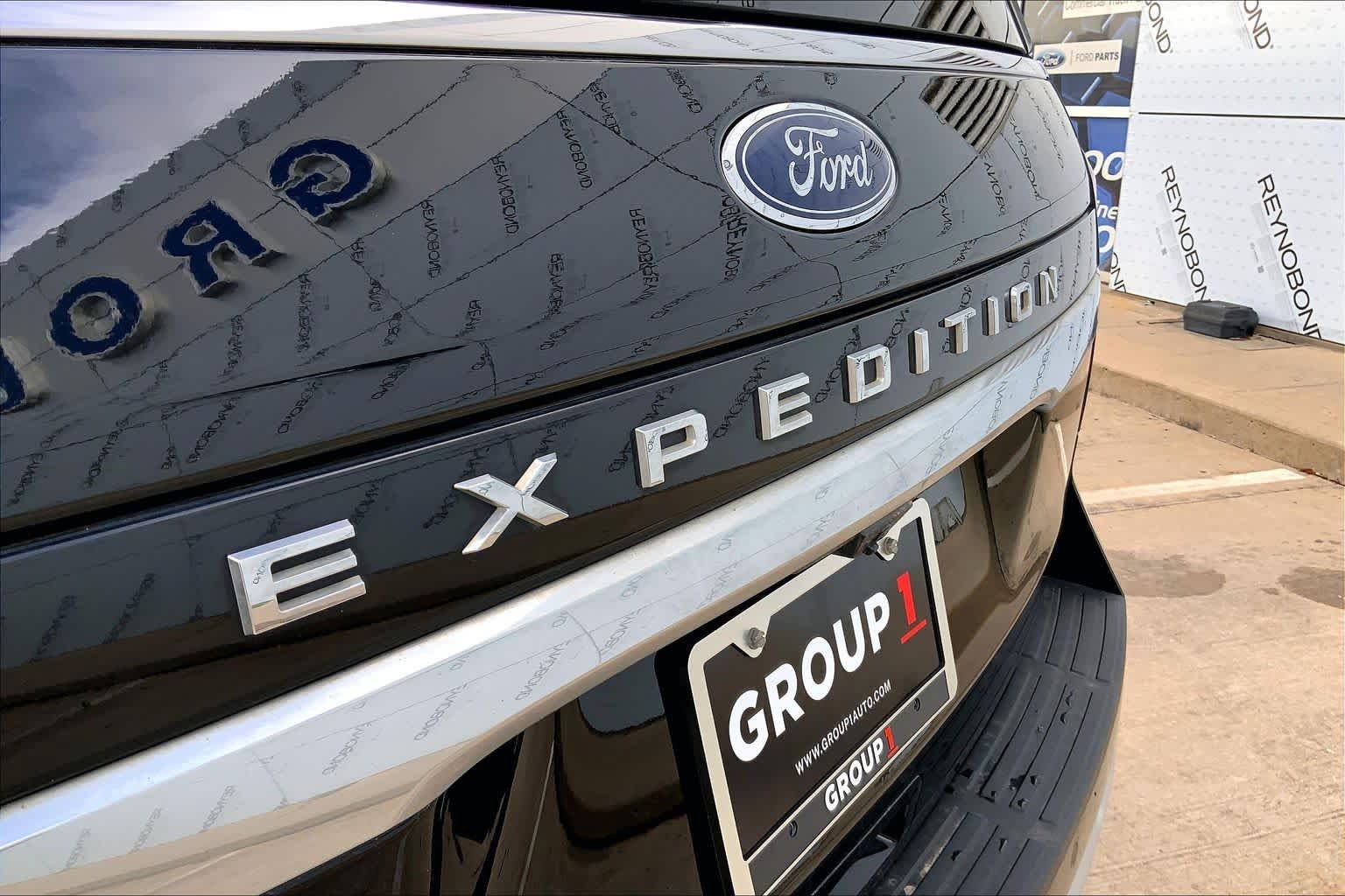 Used 2023 Agate Black Ford Platinum image 31