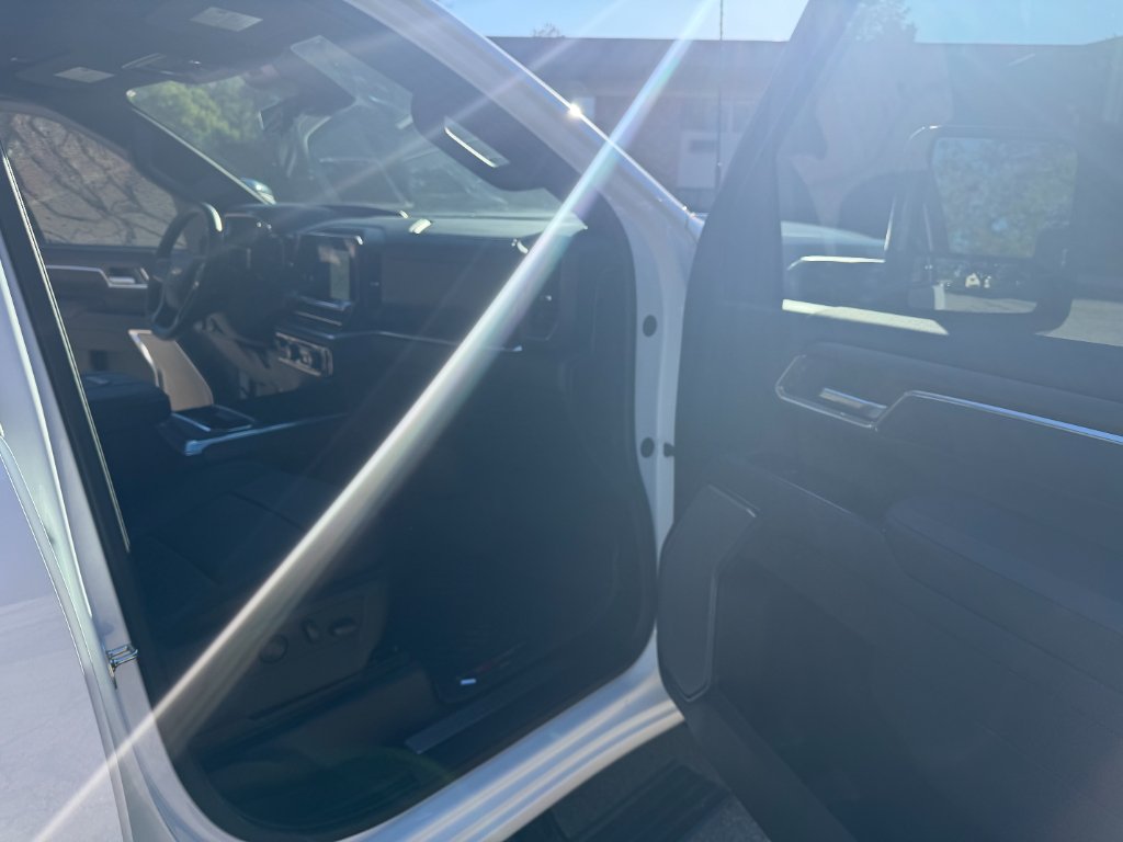 Used 2026 Summit White Chevrolet High Country image 23