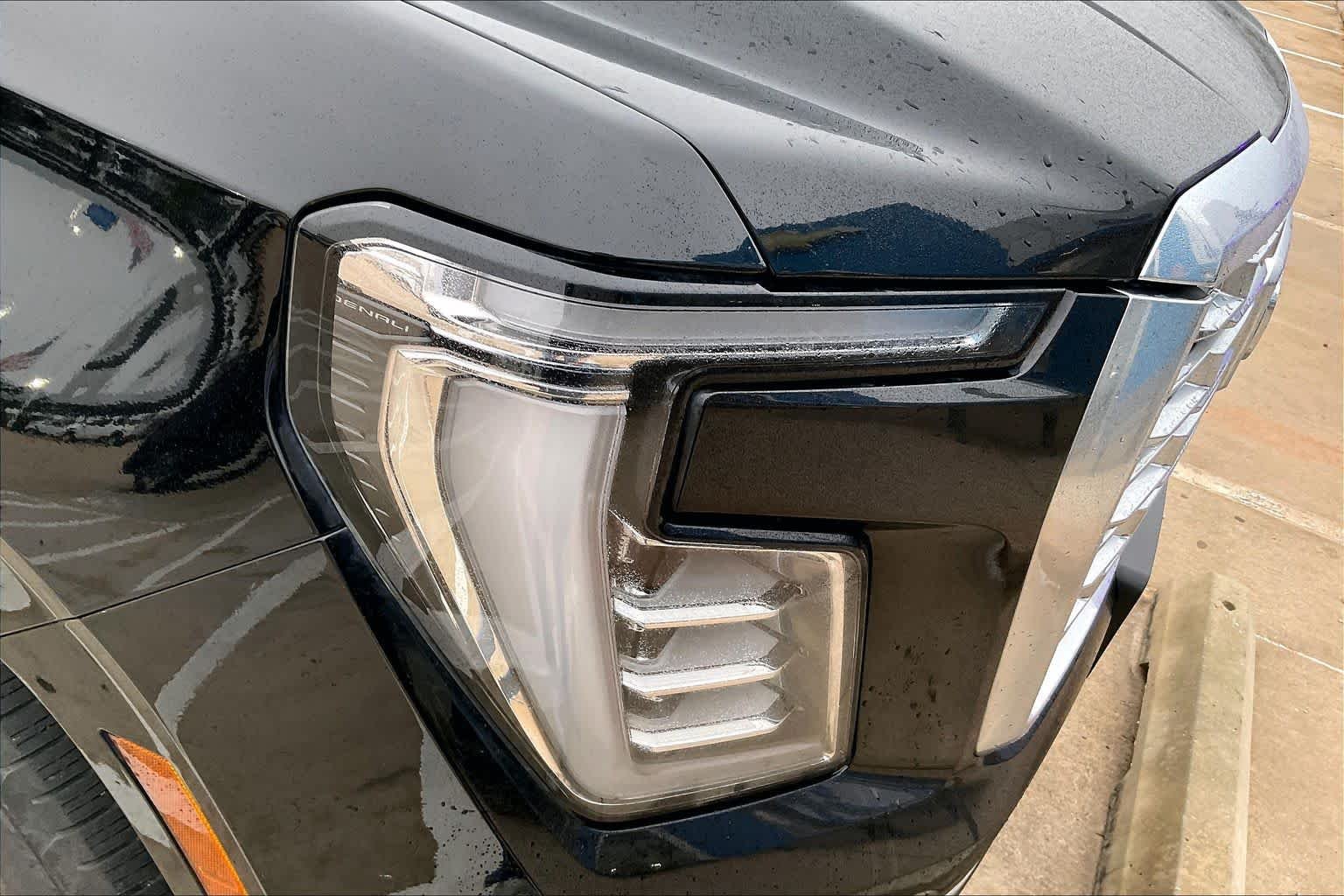 2025 GMC Yukon XL Denali - Photo 25