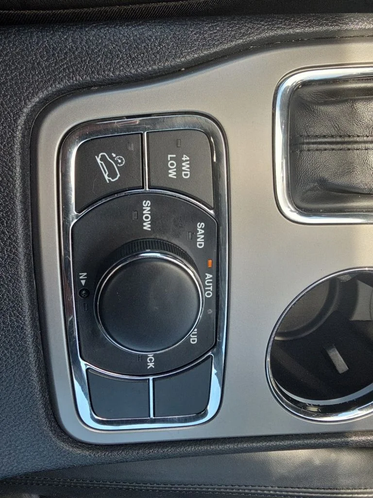 Certified Used 2021 Granite Crystal Clearcoat Metallic Jeep Limited image 20