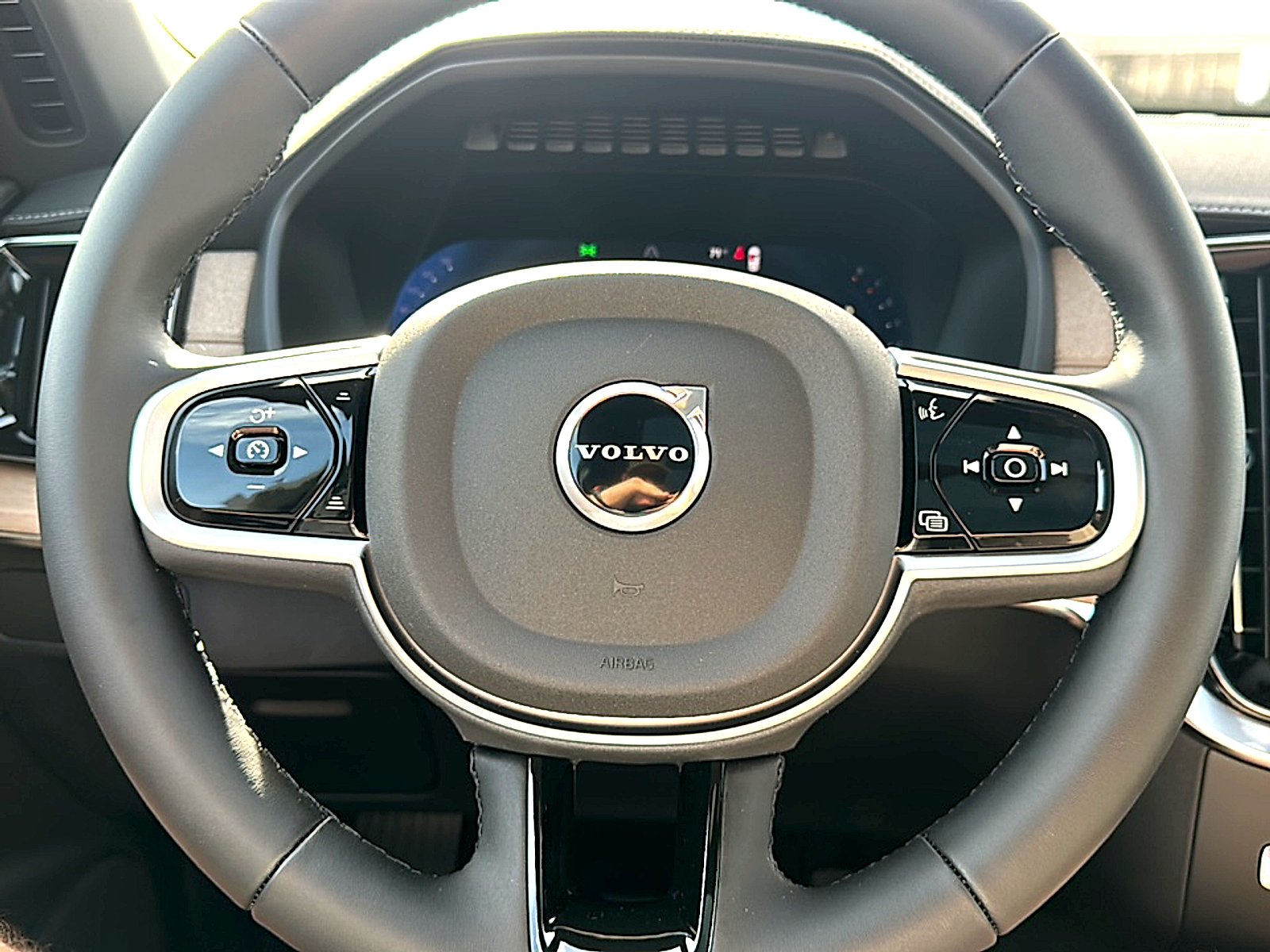 New 2026 Crystal White Volvo Plus image 19