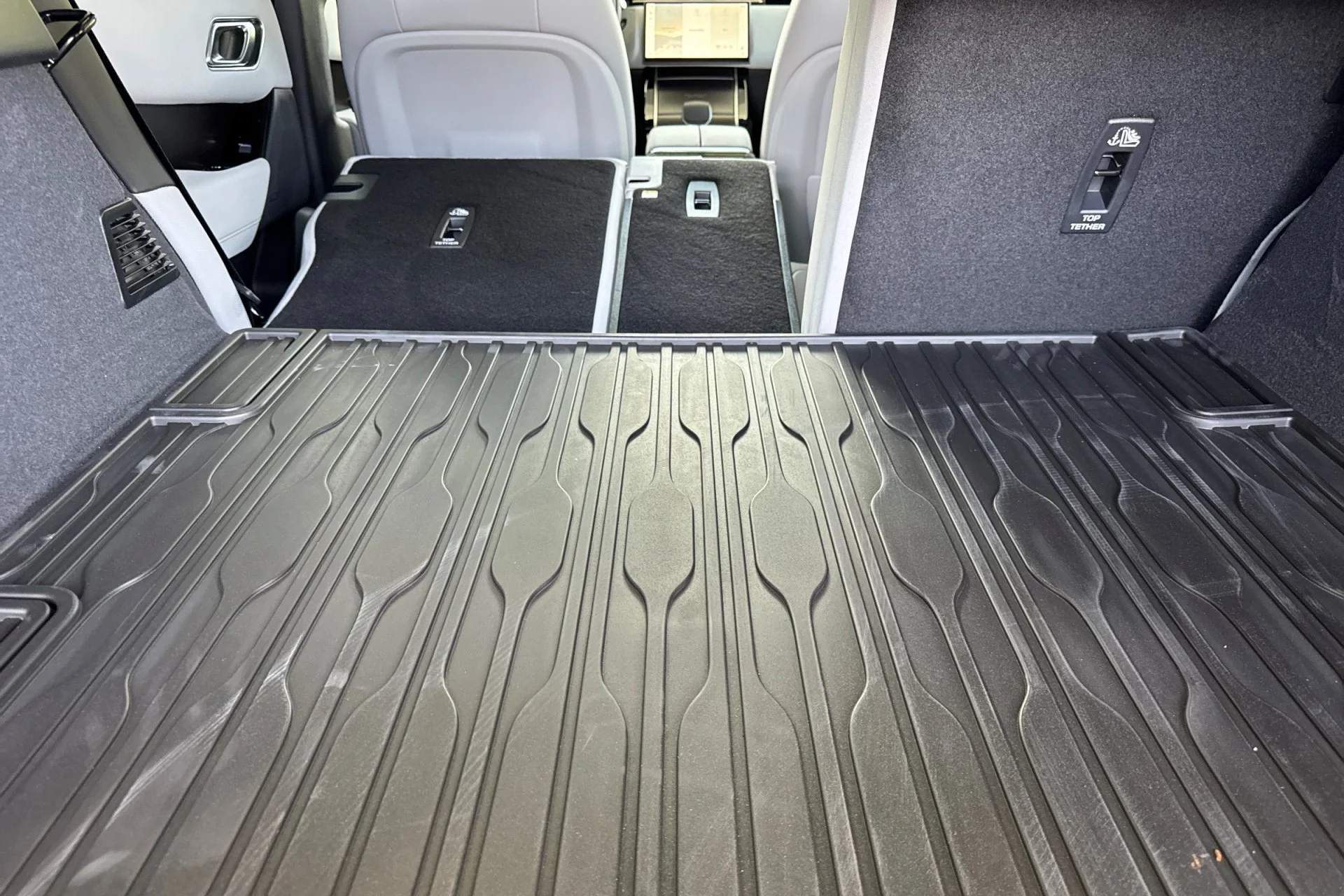 New 2026 Batumi Gold Land Rover Belgravia Edition image 17