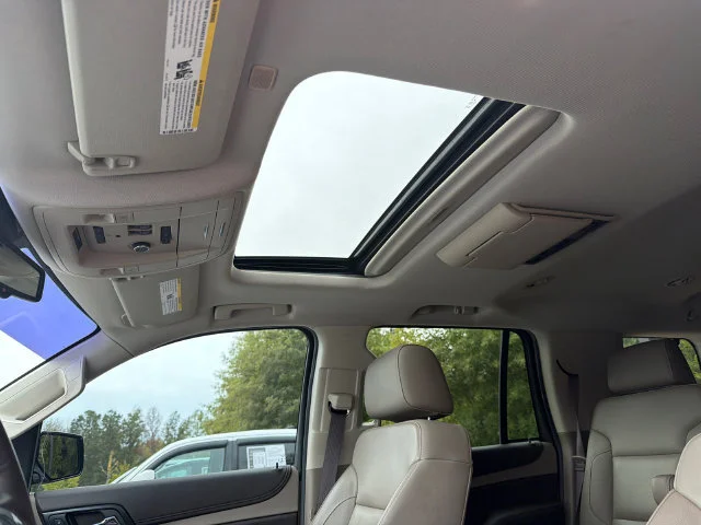 Used 2020 SUMMIT WHITE Chevrolet LT image 32
