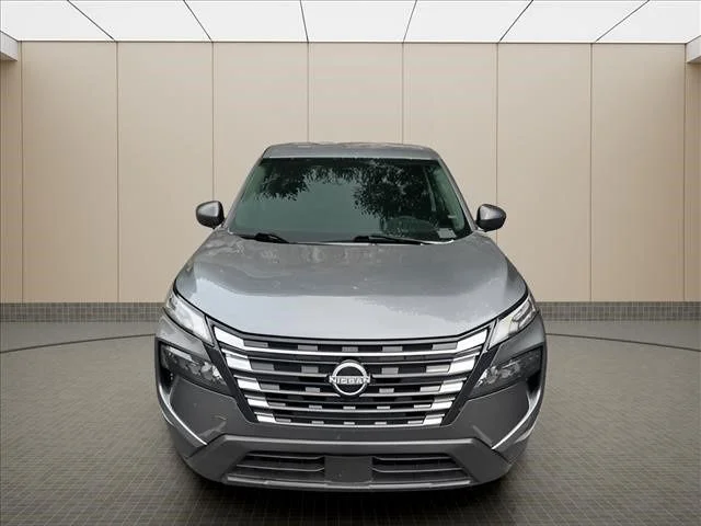 Used 2024 Gray Nissan S image 7