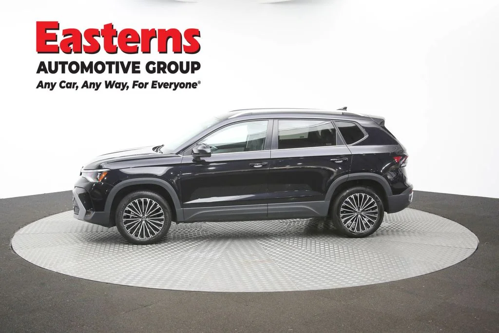 Used 2025 Black Volkswagen 1.5T SE image 54