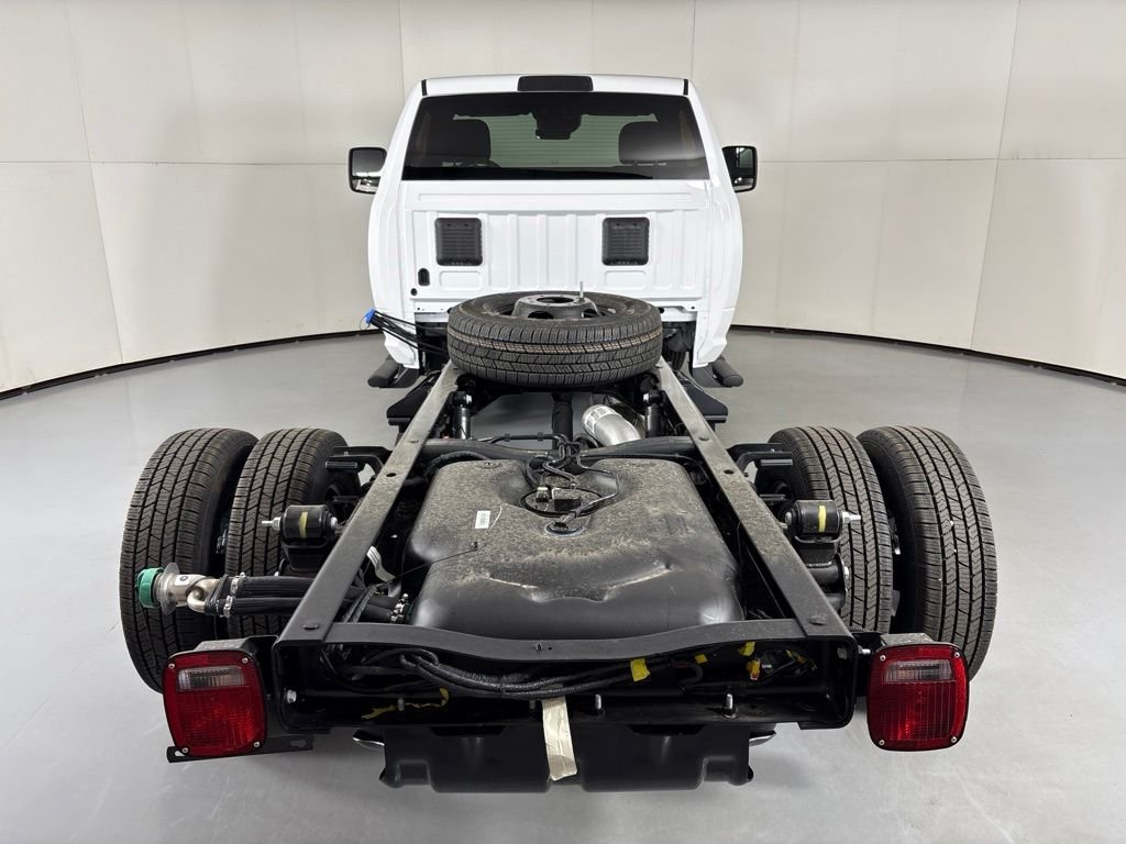 New 2026 Bright White Clearcoat RAM Tradesman image 7