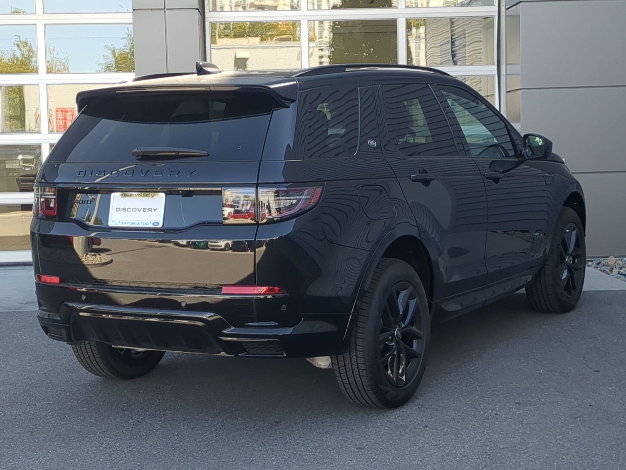 New 2026 Santorini Black Land Rover Landmark image 5
