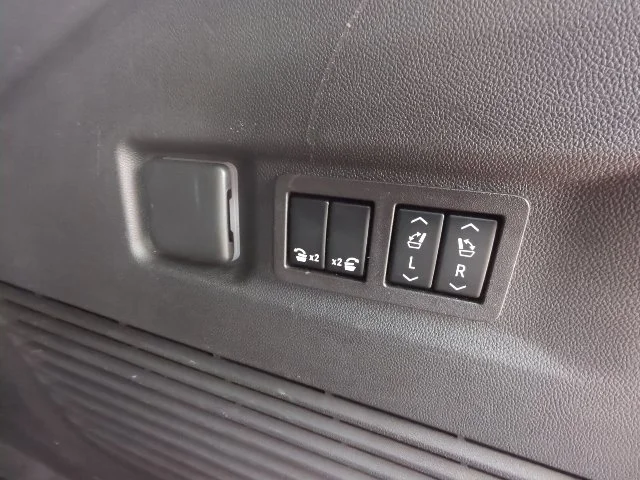 2023 GMC Yukon XL Denali - Photo 37