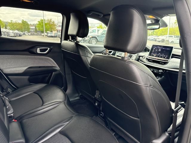 Used 2024 Bright White Clearcoat Jeep Latitude image 13