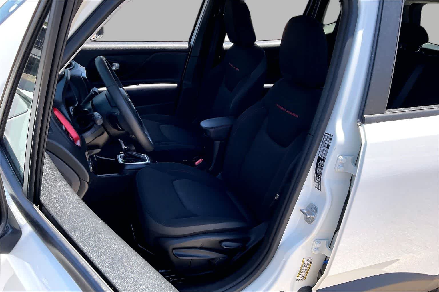 Used 2023 Alpine White Clearcoat Jeep Trailhawk image 8