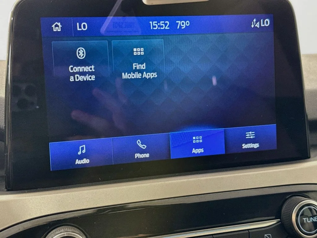 Used 2022 Black Ford SE image 16