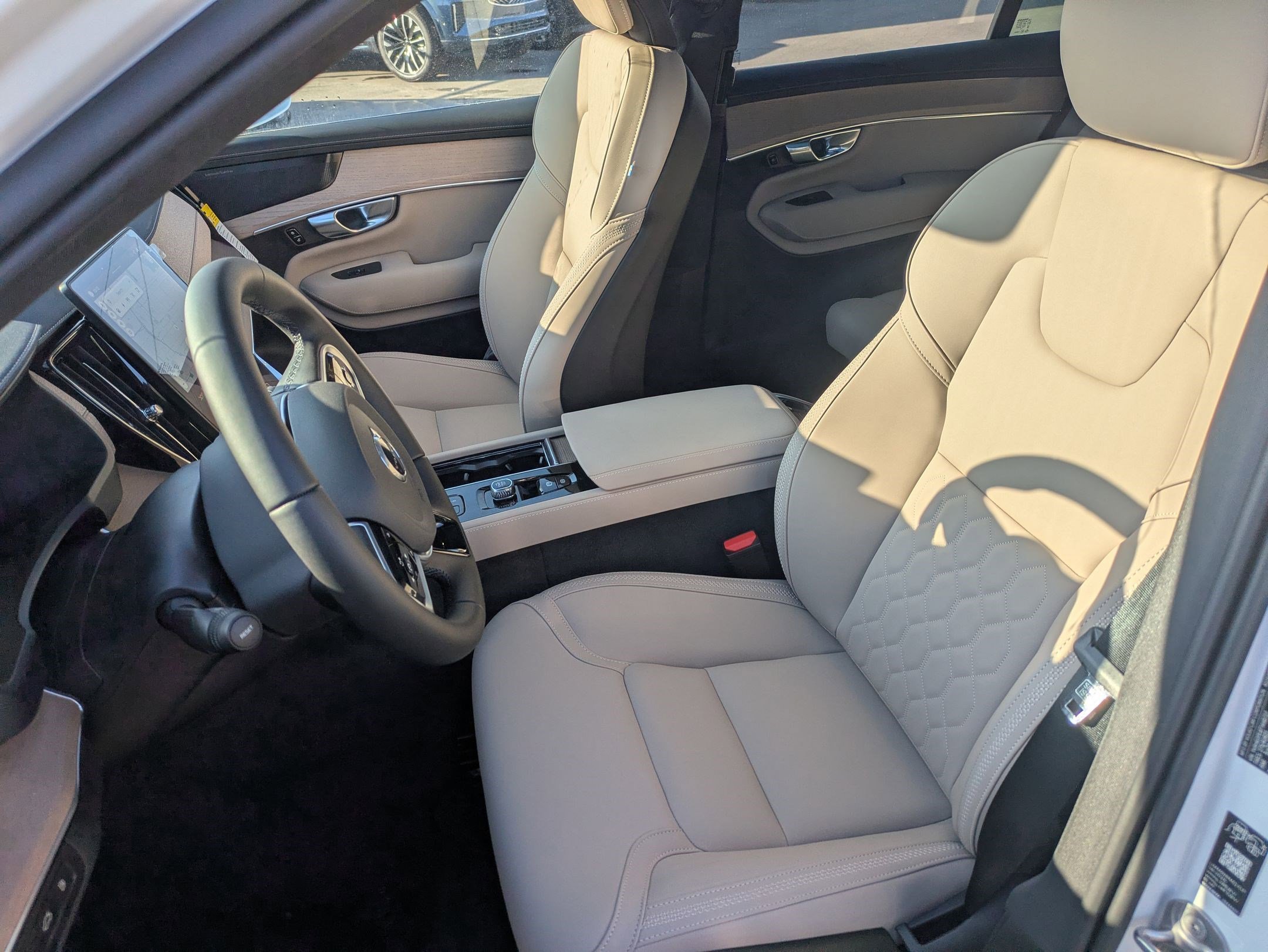 2026 Volvo XC90 Plus - Photo 13