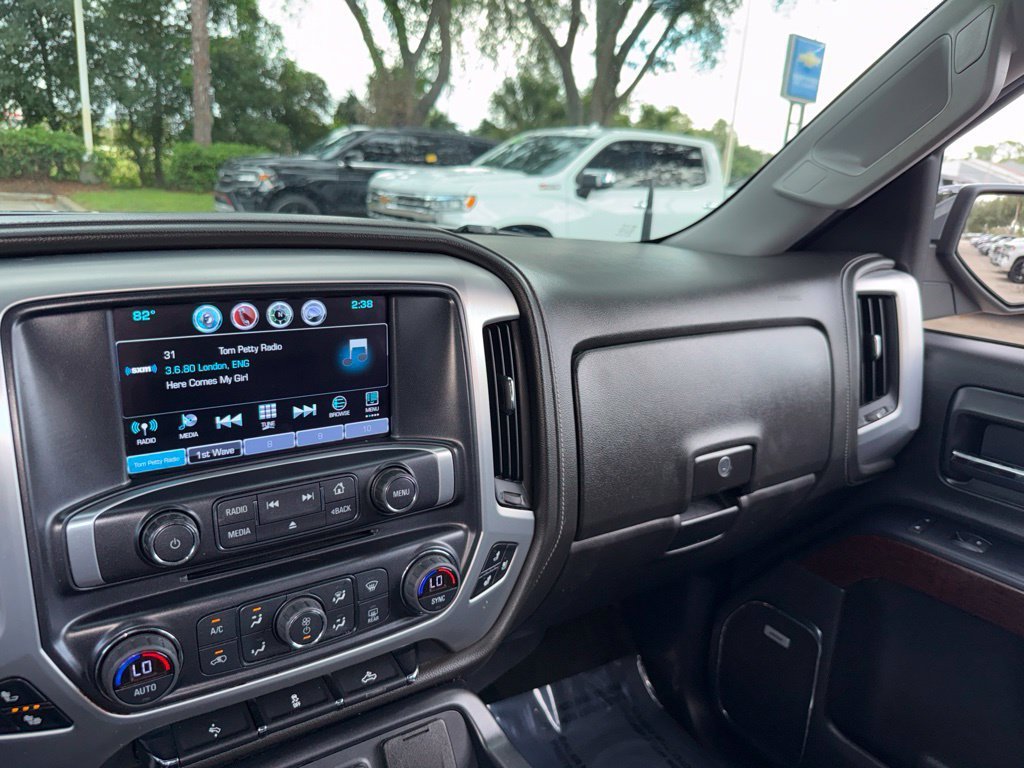 Used 2017 PEPPERDUST METALLIC GMC SLT image 41