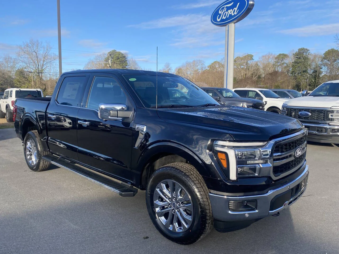 New 2026 Agate Black Ford Lariat 4x4 4dr SuperCrew 5.5 ft. SB image 7