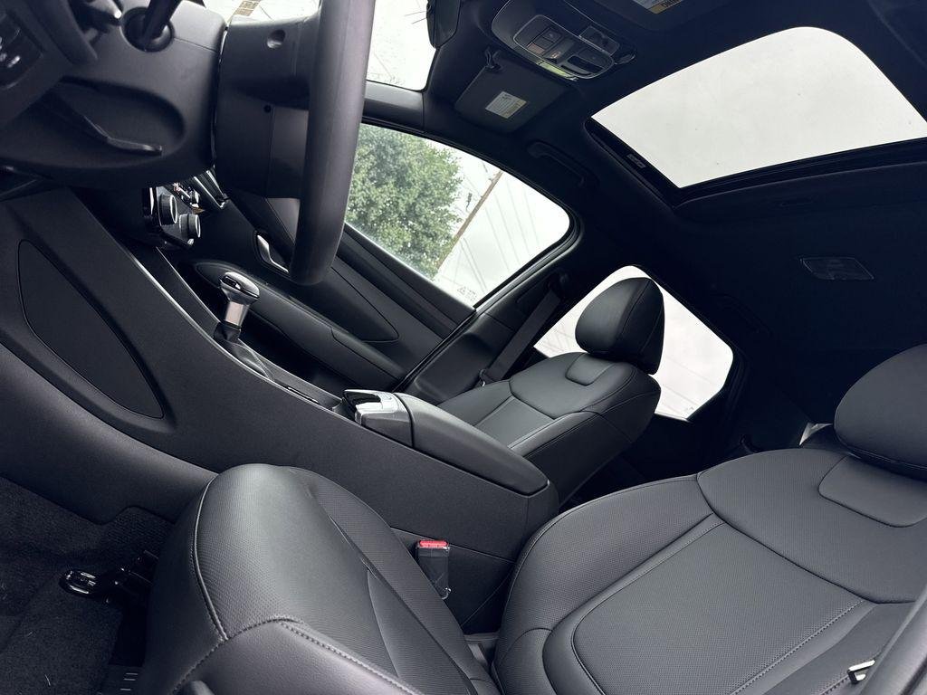 New 2026 White Hyundai SEL Activity FWD image 31