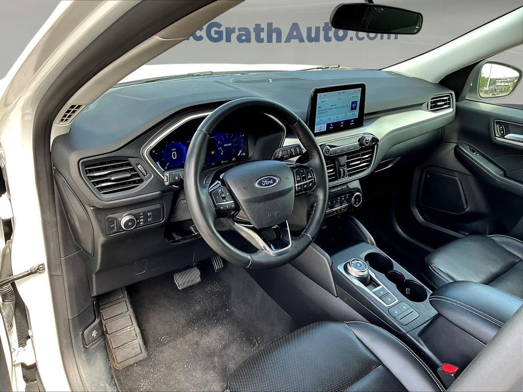 Used 2022 White Ford SEL image 20