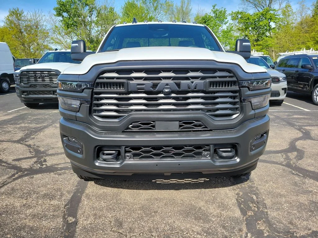 New 2026 Bright White Clear-Coat Exterior Paint RAM Tradesman image 2