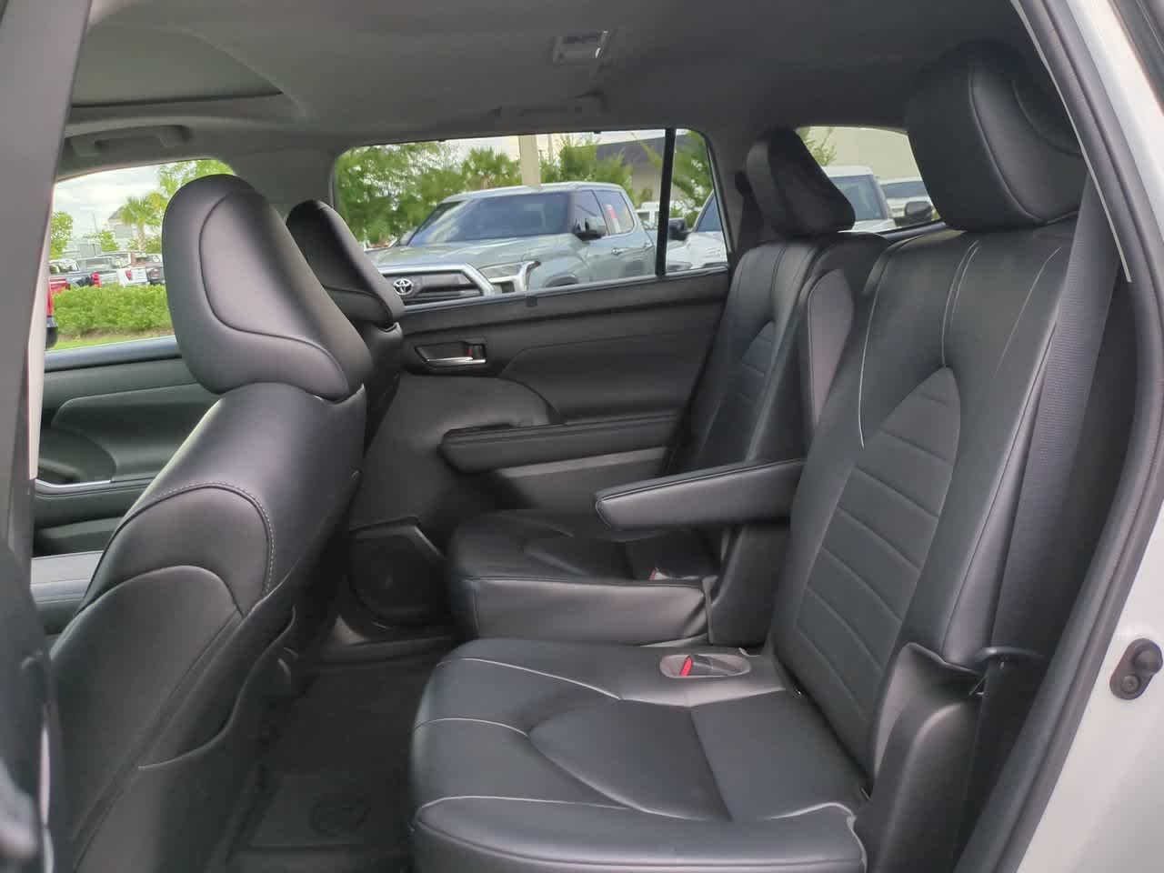 Used 2023 Wind Chill Pearl Toyota XLE image 14