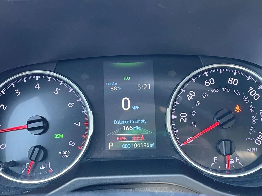Used 2019  Toyota XLE image 21