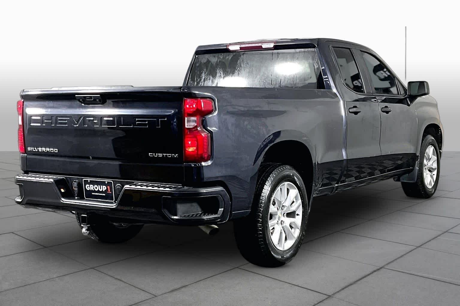 Used 2022 Dark Ash Metallic Chevrolet Custom image 13