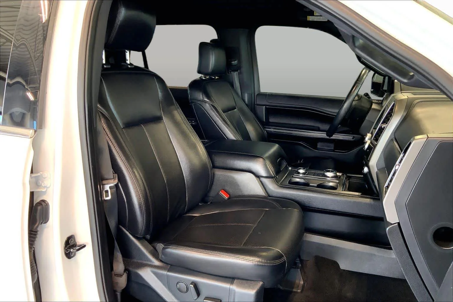 Used 2020 Oxford White Ford XLT image 9
