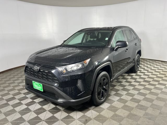 2019 Toyota RAV4 LE photo 4