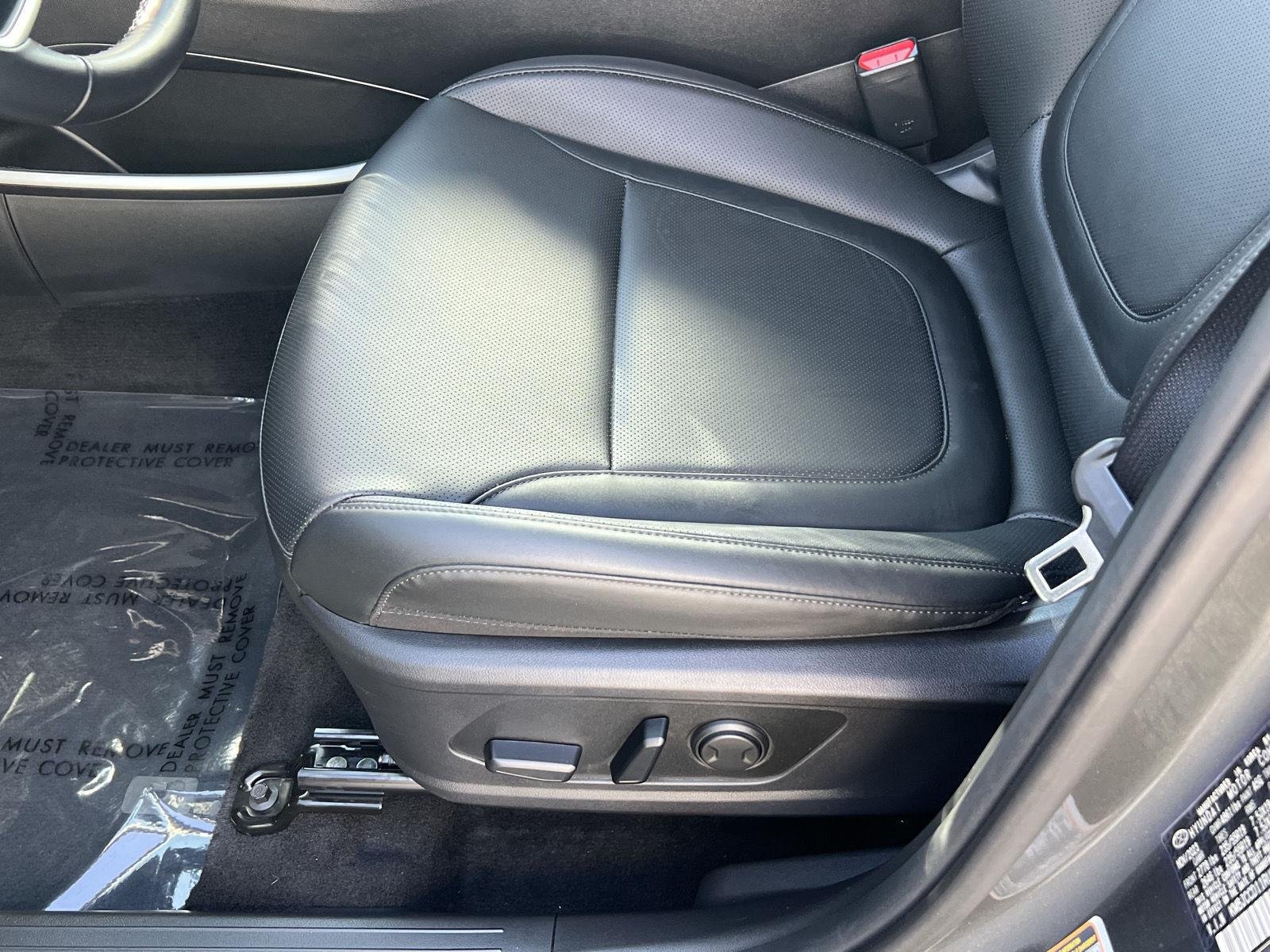 Certified Used 2024 Amazon Gray Hyundai SEL Convenience image 30