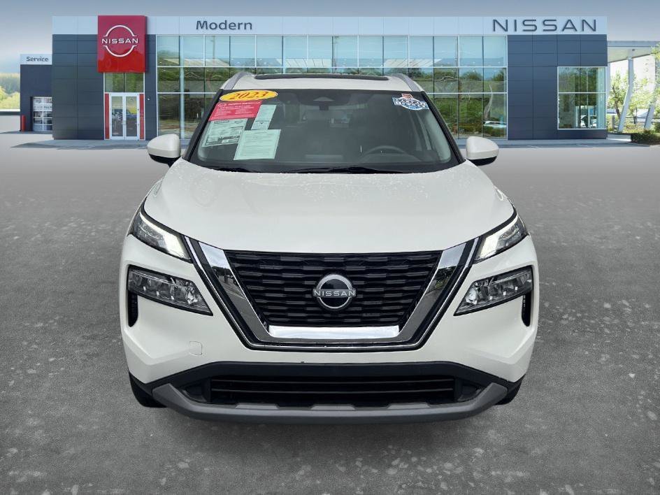Used 2023 Pearl White Tricoat Nissan SV image 2
