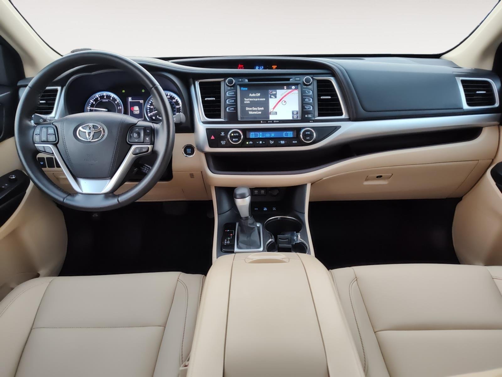 Used 2017 Blizzard Pearl Toyota XLE image 10