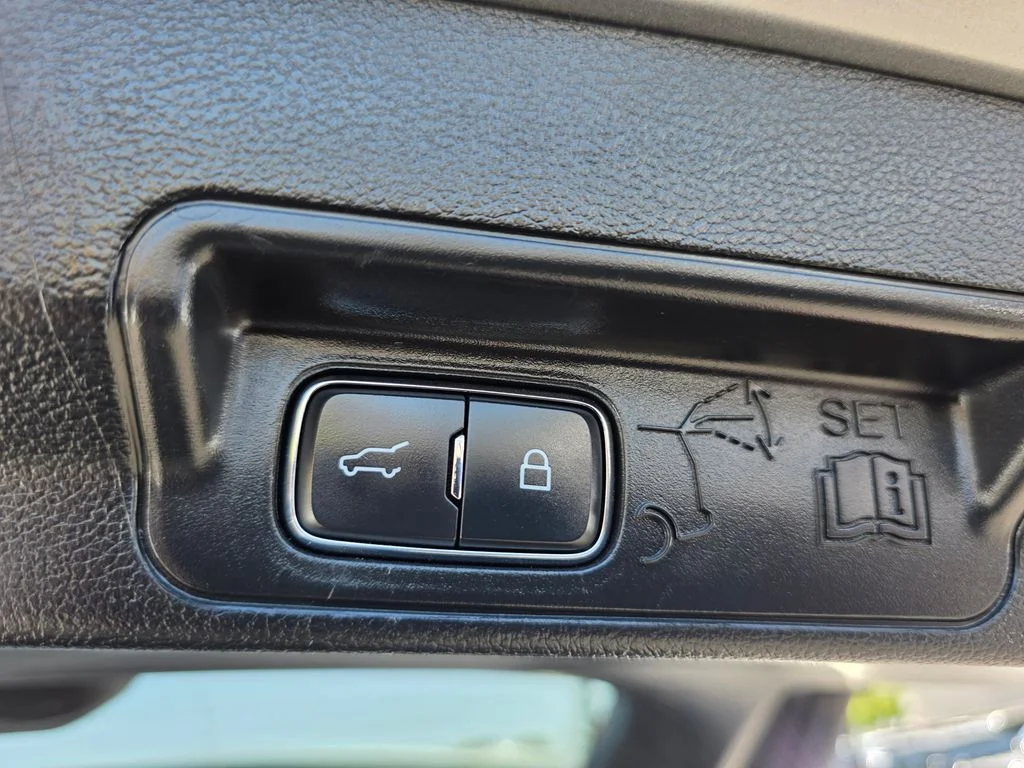 2024 Ford Explorer XLT - Photo 13