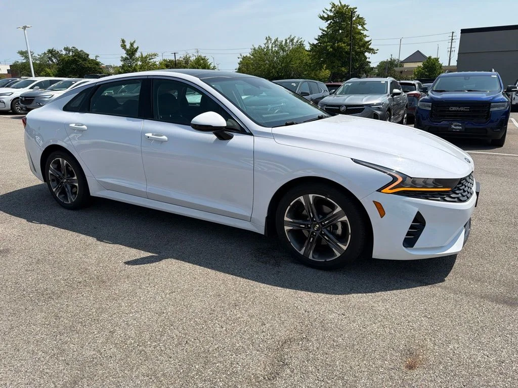 Used 2021 White Kia EX image 9
