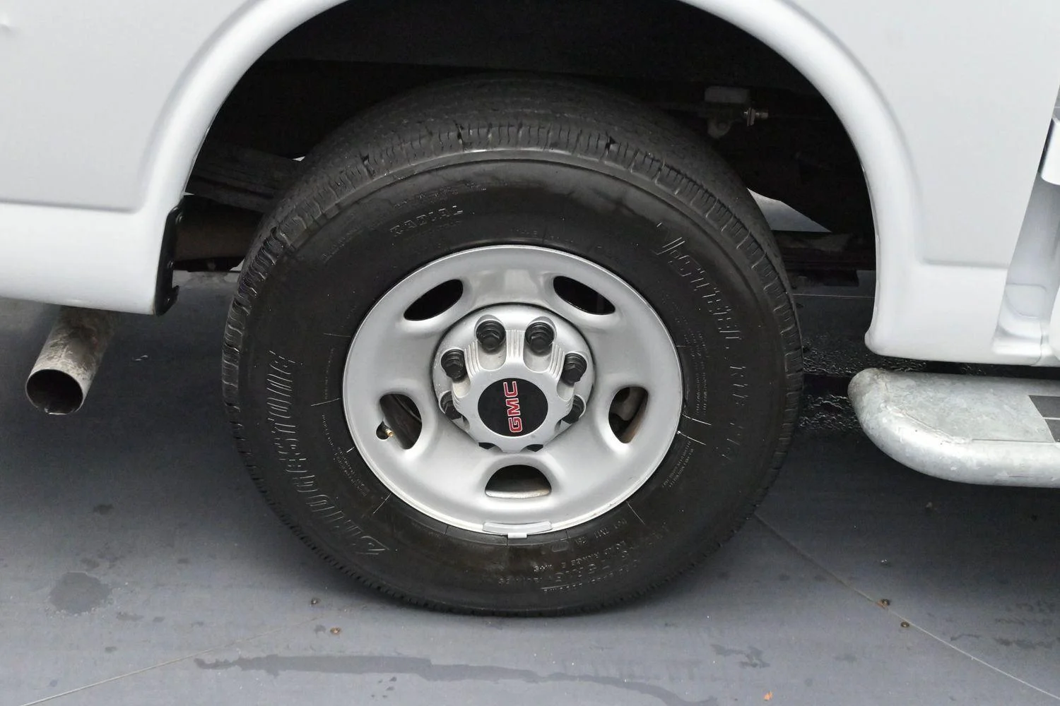 Used 2024 Summit White GMC Work Van image 30