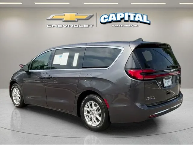 Used 2023 Gray Chrysler Touring L image 3
