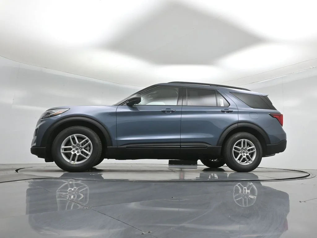 New 2026 Vapor Blue Metallic Ford Active image 7