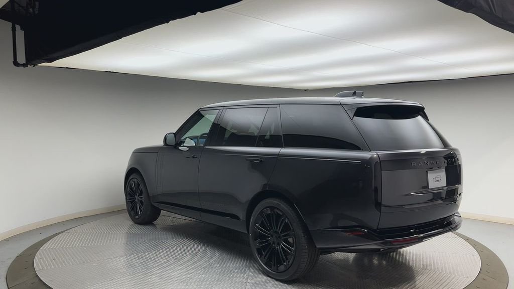New 2026 Carpathian Gray Premium Metallic Land Rover SE image 4