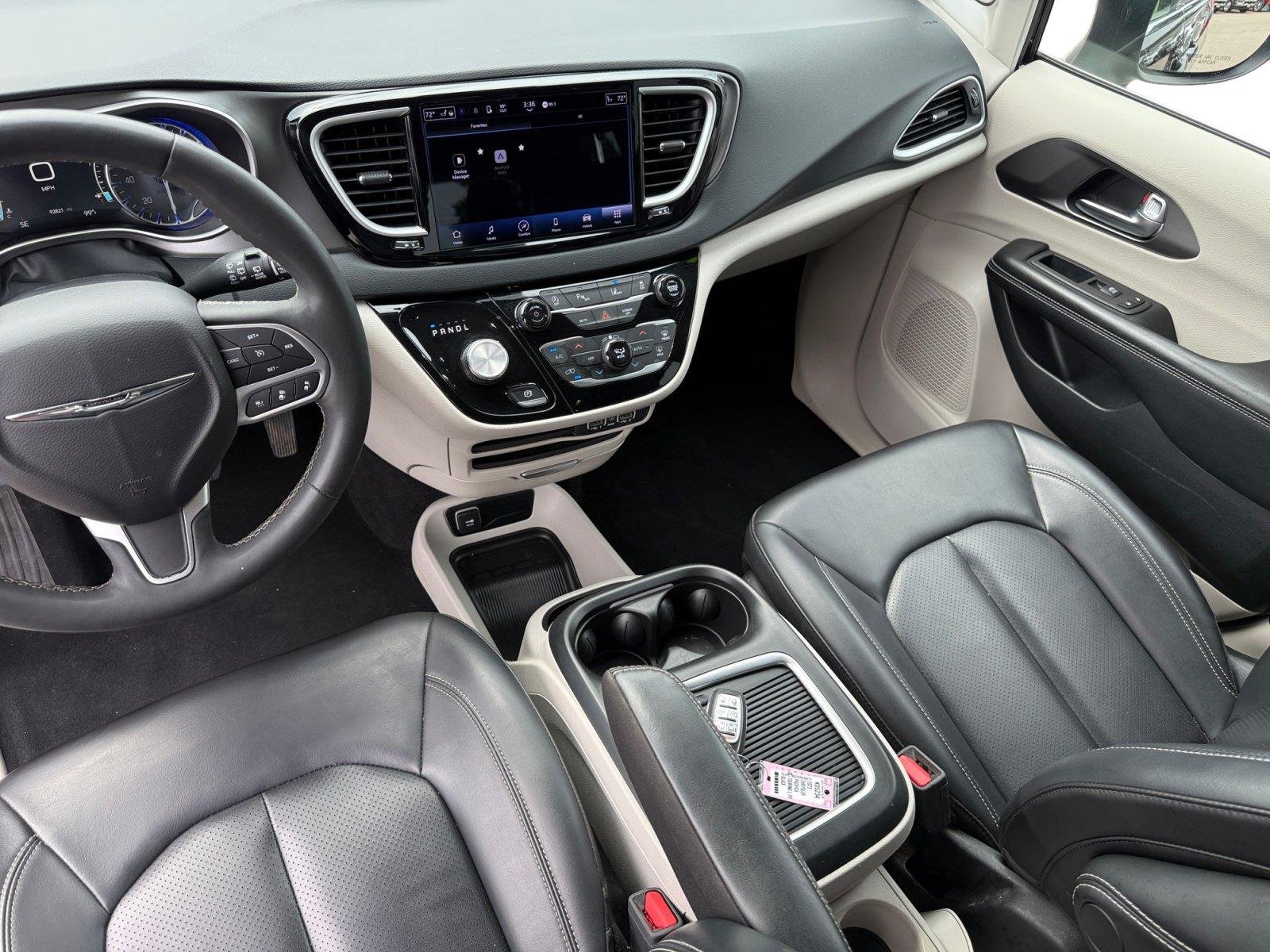 Used 2023 Brilliant Black Crystal Pearlcoat Chrysler Touring L image 12