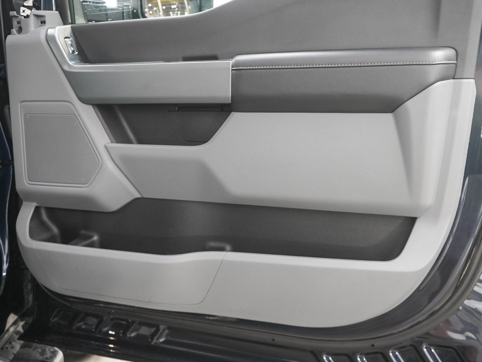 Used 2022 ANTIMATTER BLUE METALLIC Ford  image 9