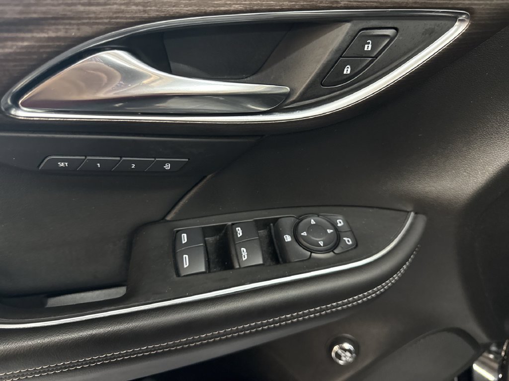 Used 2023 Ebony Twilight Metallic Buick Avenir image 15