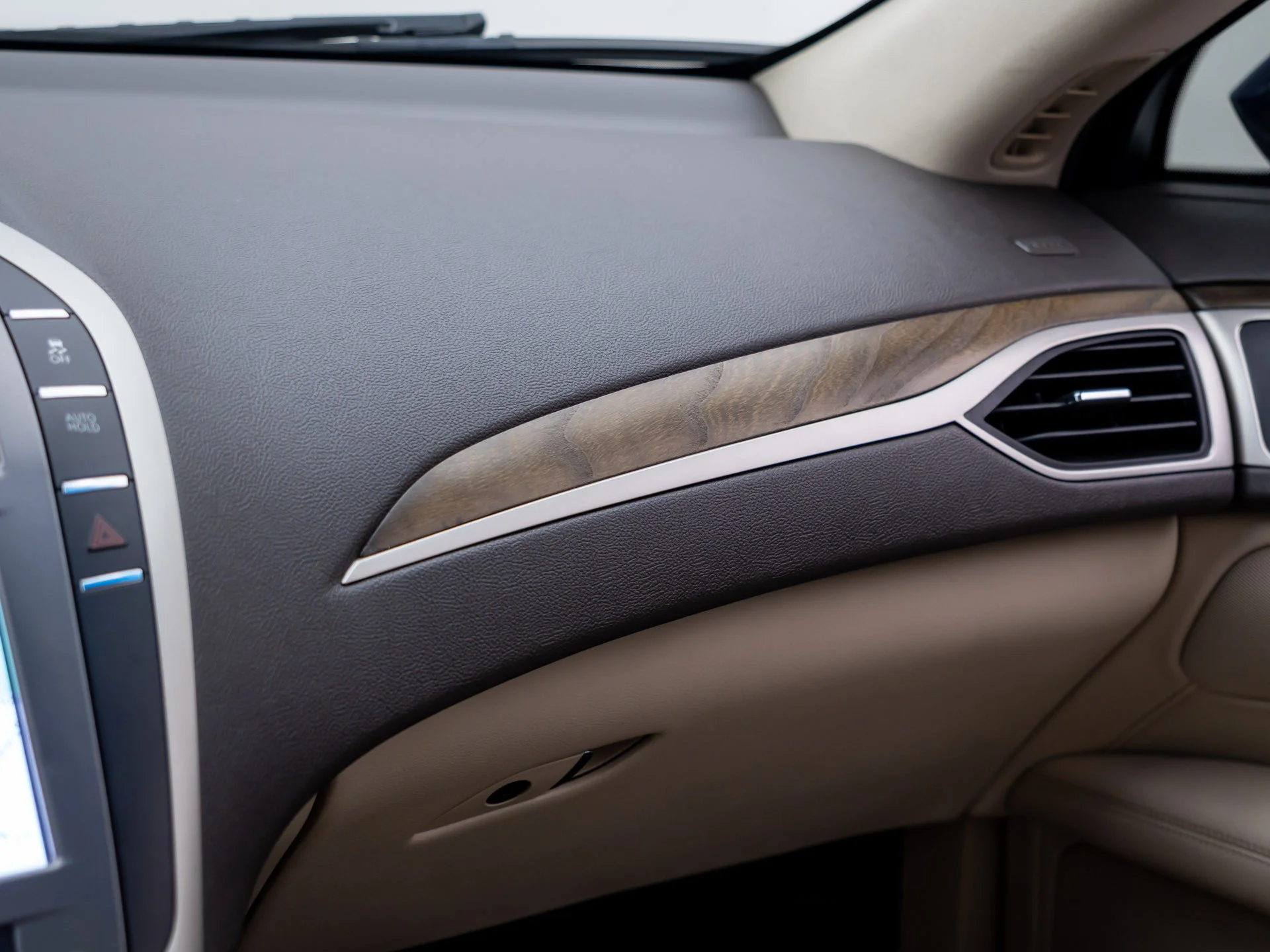 Used 2018 Blue Lincoln Reserve image 32